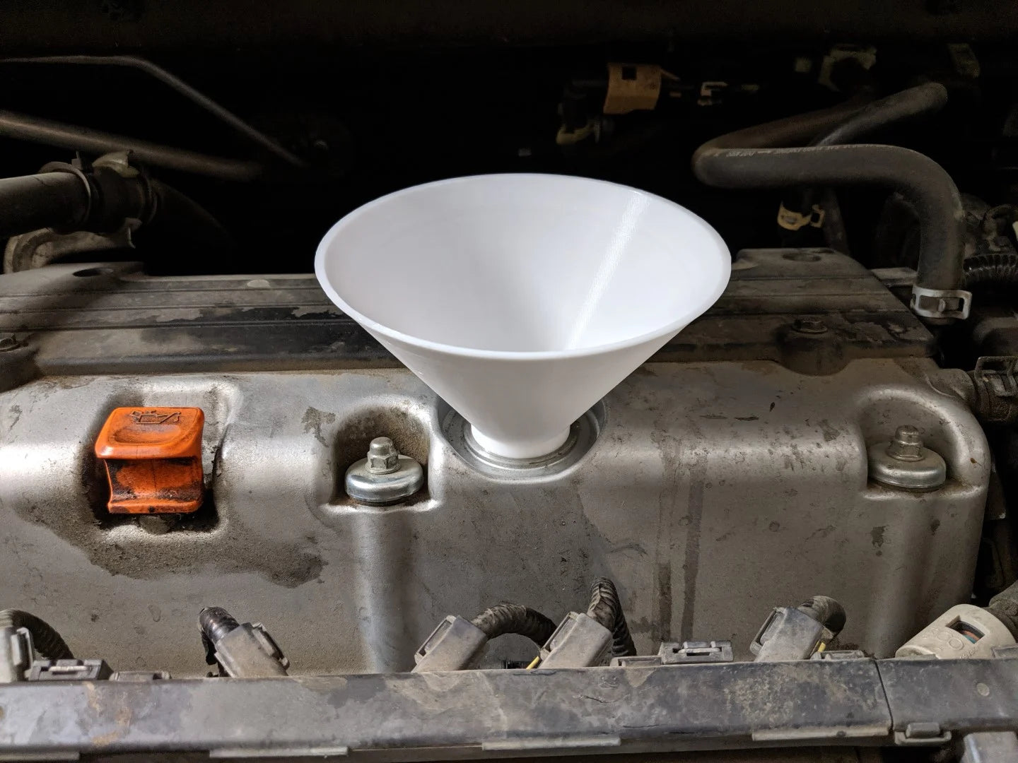 Honda K-Series Oil Filler Funnel – Fits Honda K24 Engines (Civic Si, CR-V, Accord, RSX) – Thread-On No-Spill Design